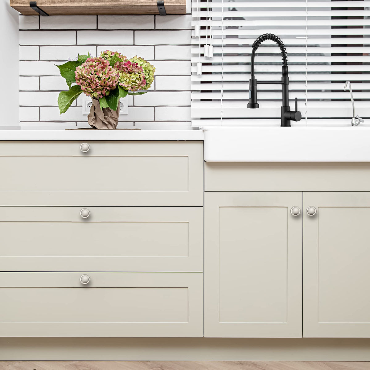 Ravinte European-style kitchen knob suits modern and traditional interiors