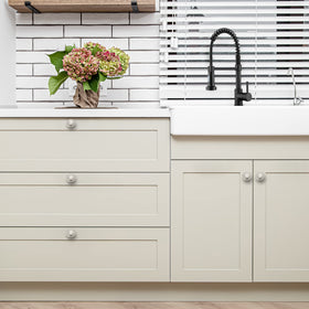 Ravinte European-style kitchen knob suits modern and traditional interiors