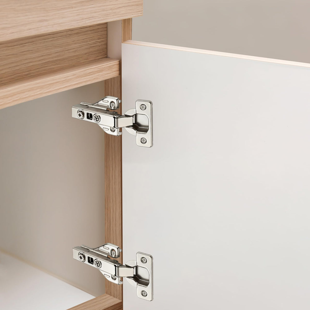 Adjustable hinge showing 2 mm door gap adjustment
