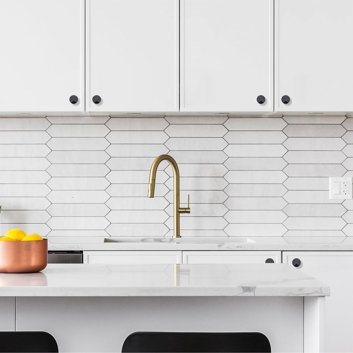 Ravinte kitchen and bathroom furniture knobs add cohesive style.