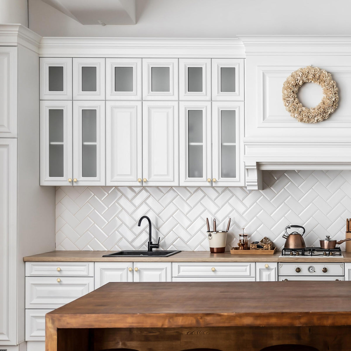 Ravinte knob diameter 30mm makes a bold, decorative statement
