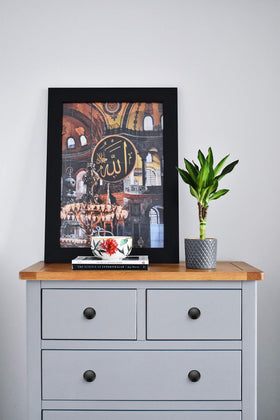 Ravinte matte black finish coordinates with vintage and transitional decors.