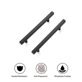 Corrosion-resistant hardware reduces wear and keeps a polished look.