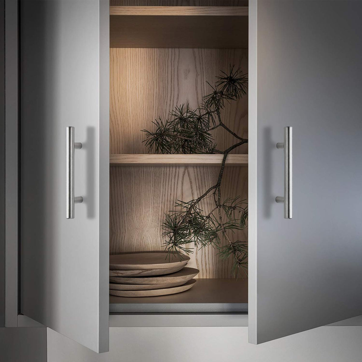 Ravinte brushed nickel pull with stainless steel body stays clean and resilient.