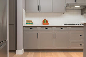 Ravinte sturdy stainless steel construction with matte black finish for long-lasting use.