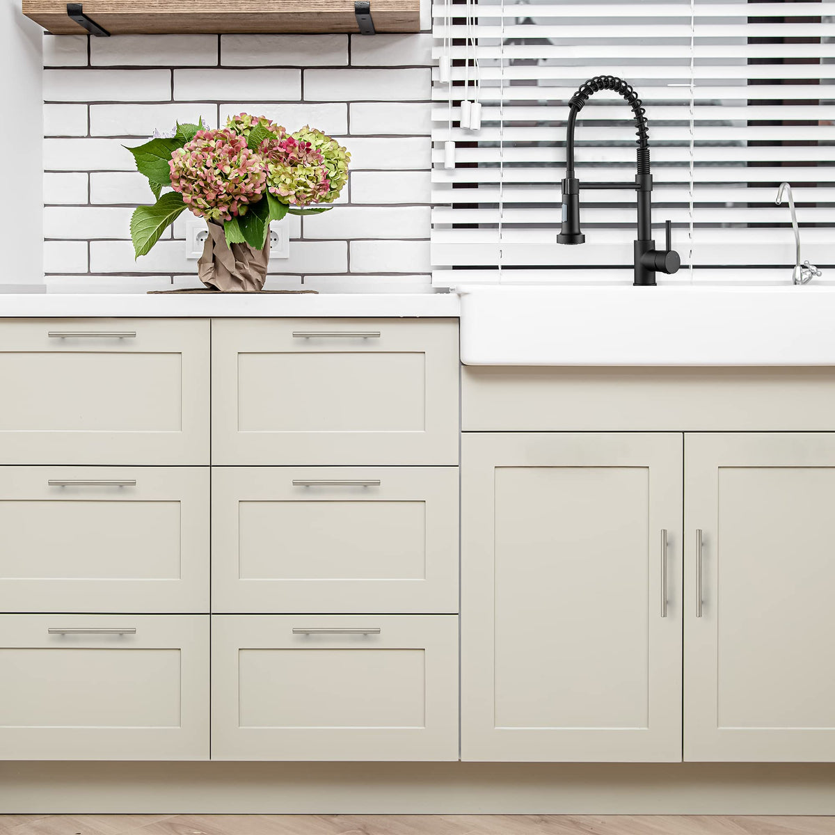Ravinte versatile cabinet hardware for multiple styles and spaces