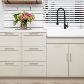 Ravinte versatile cabinet hardware for multiple styles and spaces
