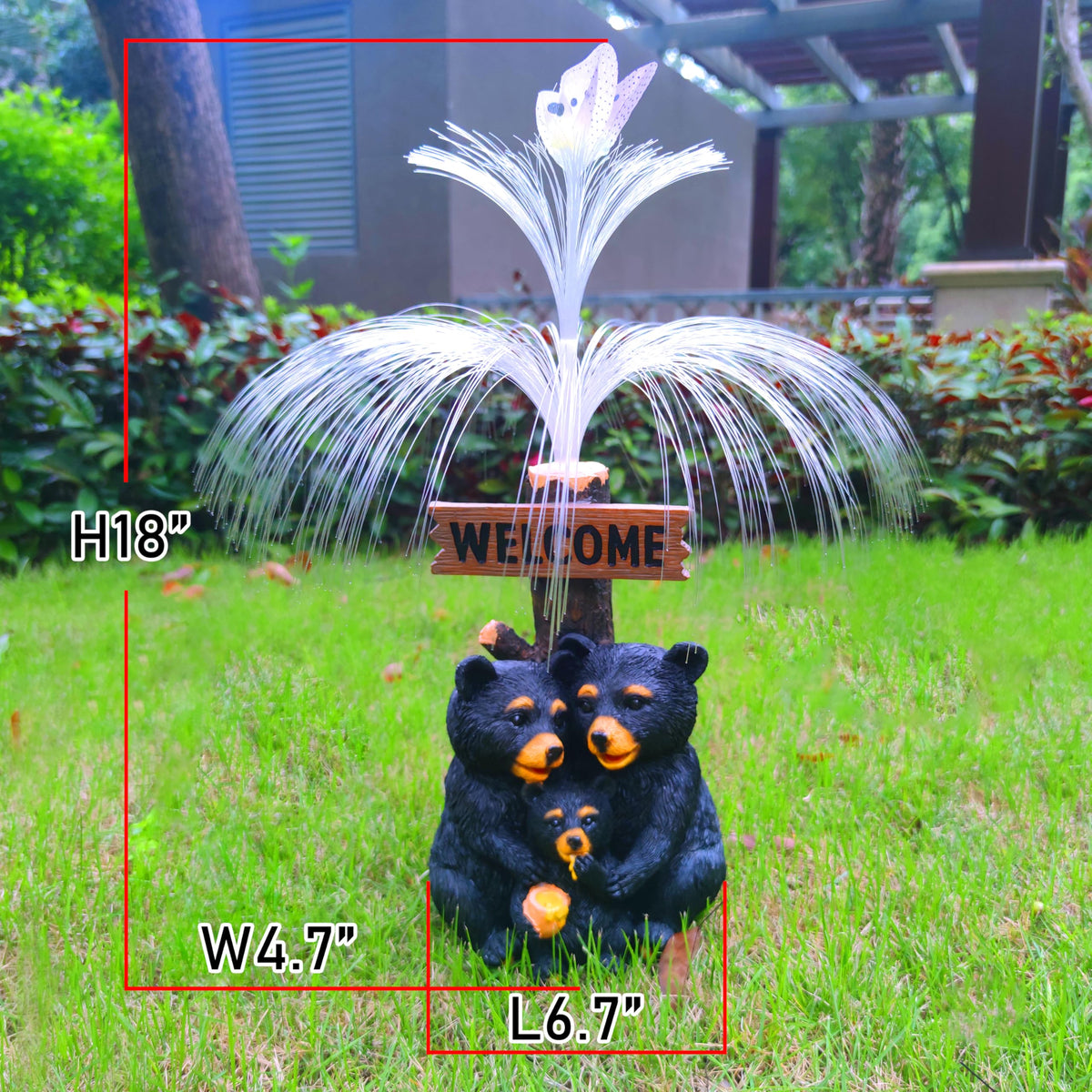 RCTTICUU patio bear statue adds welcoming charm to yard.
