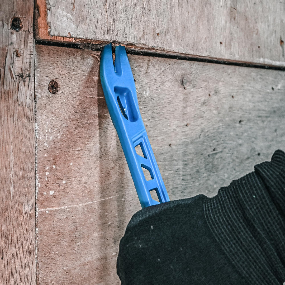 Real Steel Cats Paw Pry Bar suitable for professional projects.