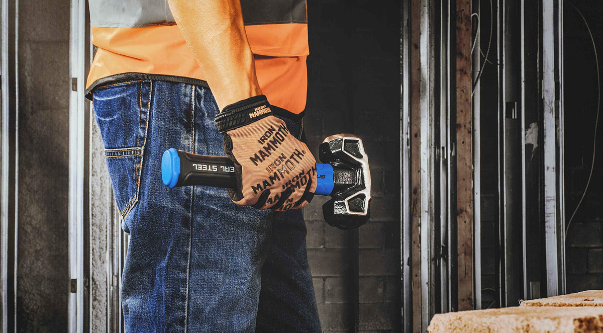 REAL STEEL Sledge Hammer 3lb wide-face design distributes impact efficiently