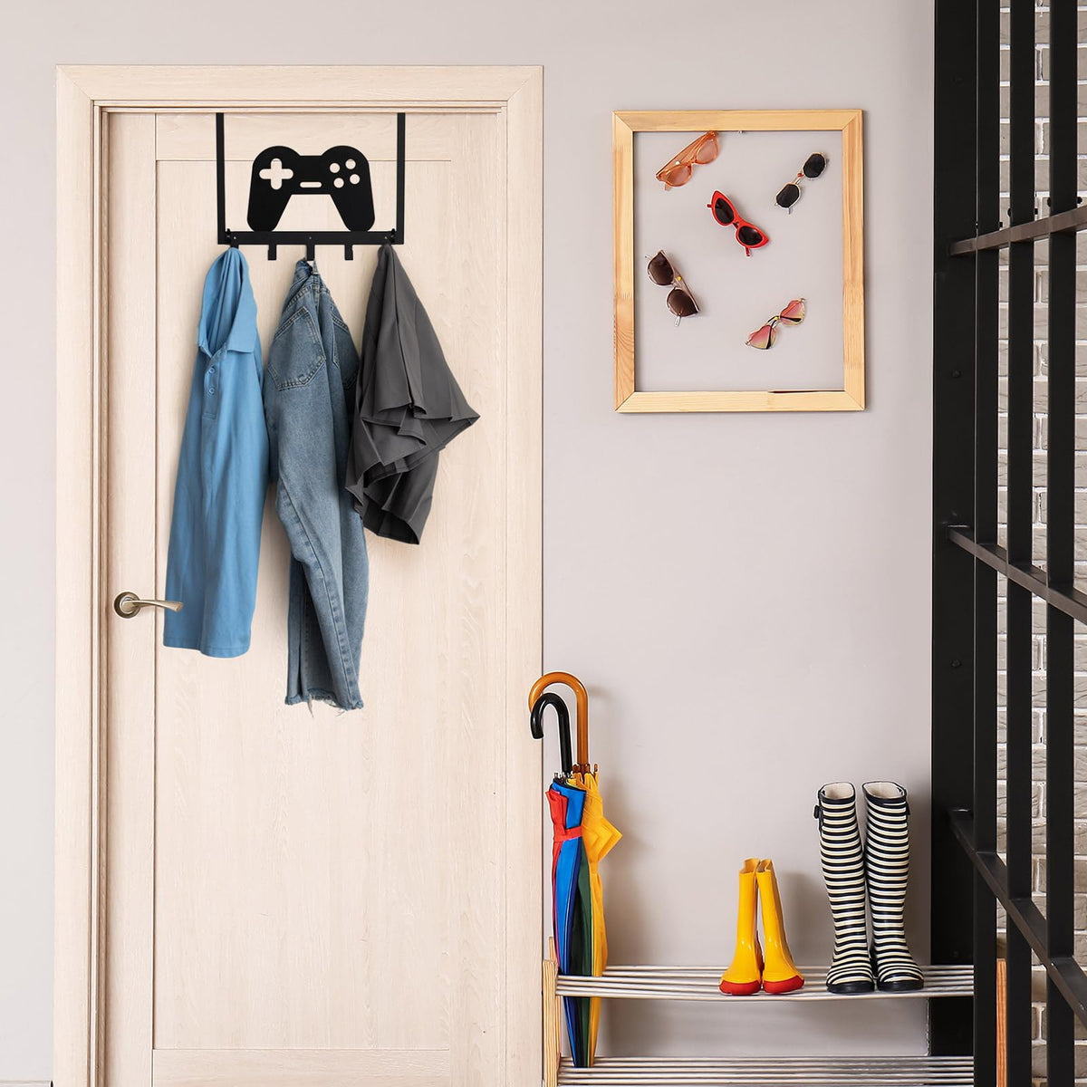 Reallnaive door hook offers two installation options for wall or door.