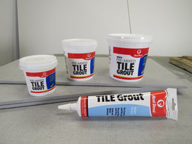Close-up of an evenly grouted joint using Red Devil 0424.