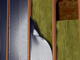 Bubble-pack inner layers reduce heat transfer while staying lightweight
