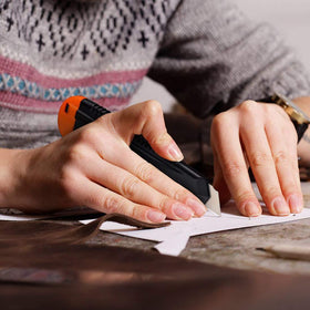 REXBETI hard plastic housing gives a secure, comfortable grip.