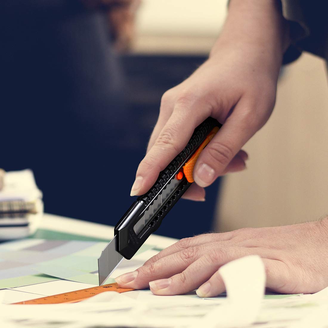 REXBETI cutter with thickened plastic housing for a secure grip