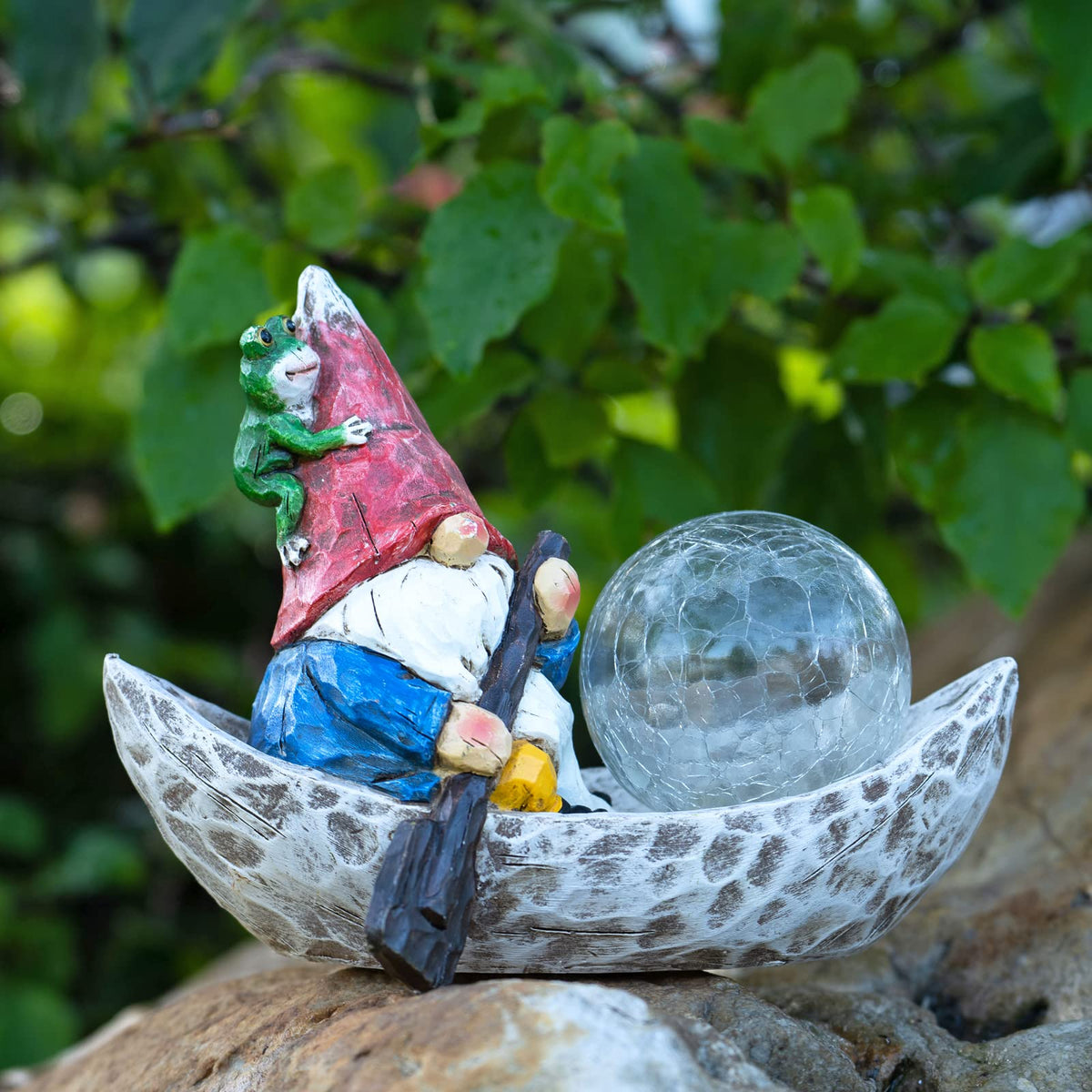 Rezpuao weatherproof gnome resists fading, keeps colors lively throughout seasons.