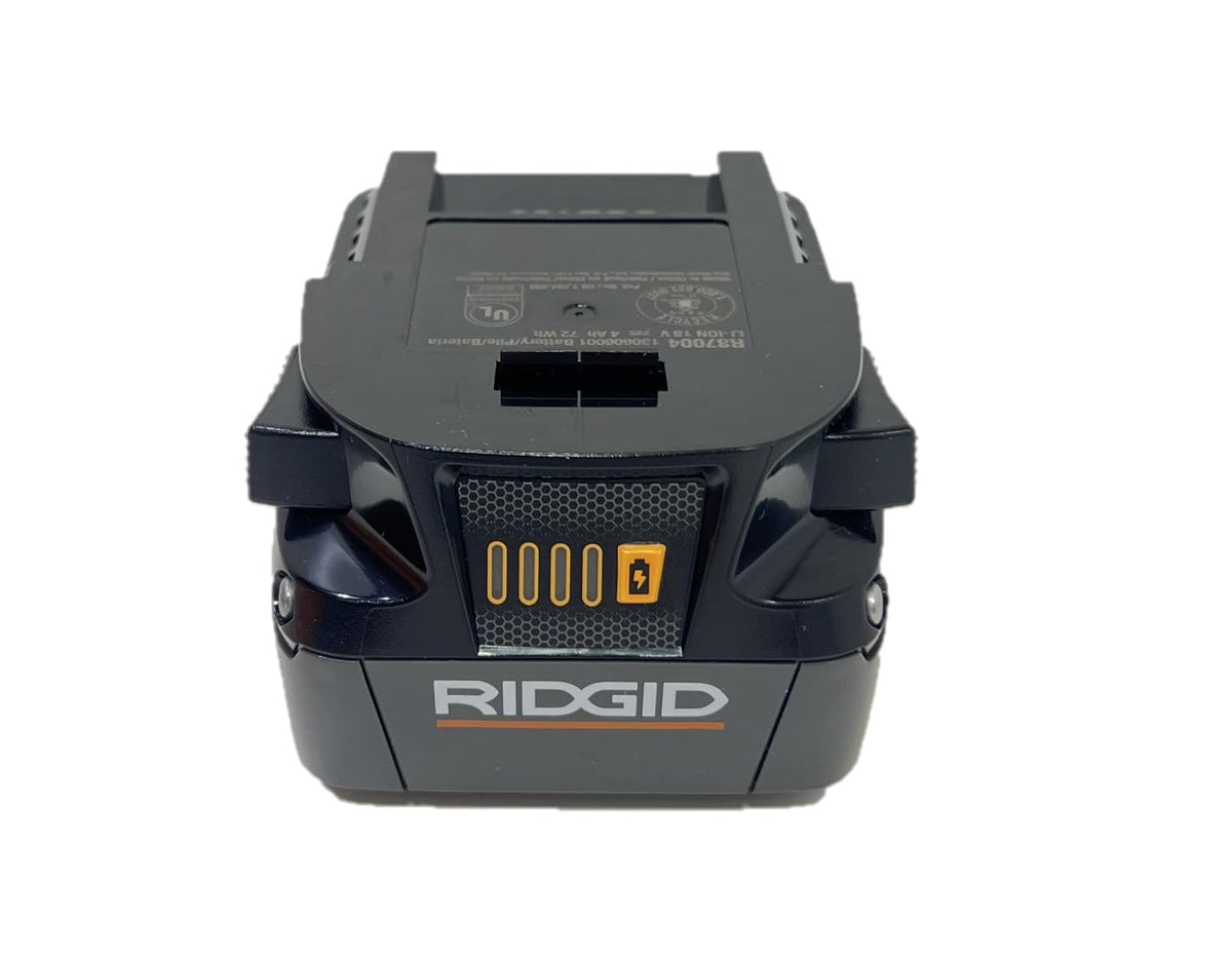 RIDGID 18V AC87004 close-up contact plates highlight solid electrical connection.