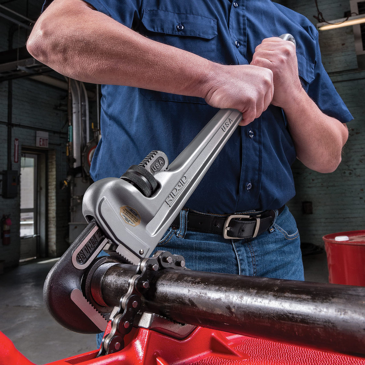 RIDGID 31105 Model 824 durable aluminum build for long-term job site use.