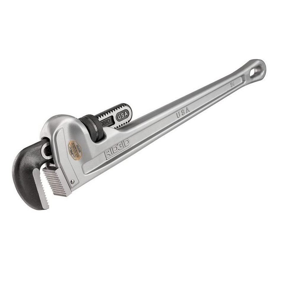 RIDGID 31105 Model 824 front view; lightweight aluminum pipe wrench ideal for on-site use.