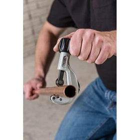 RIDGID 31642 fold-away reamer keeps connections clean for better seals.
