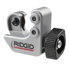 RIDGID 40617 Model 101 close quarters cutter ready for precision cuts in tight spaces.