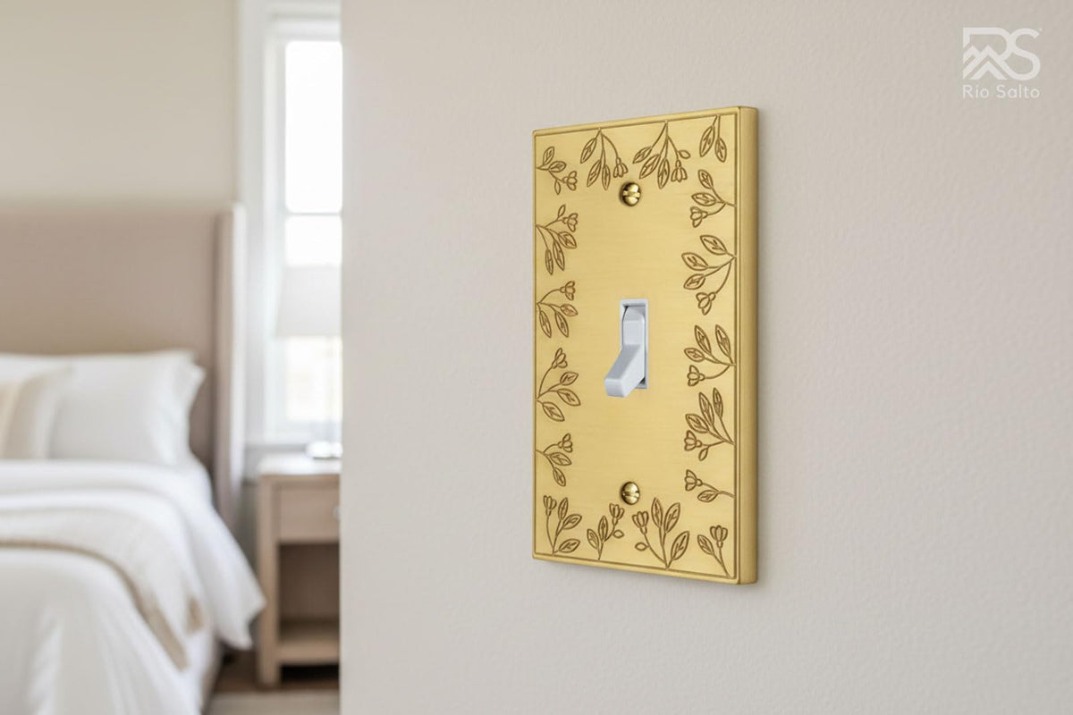 Rio Salto floral ornament wall plate adds refined, eye-catching accent