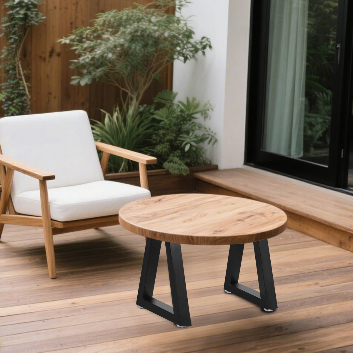 Rioychan black powder-coated legs resist chips and scratches for long-lasting use.