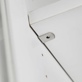 RiseQuintador metal shelf supports with anti-corrosion finish for longevity.