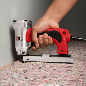 Roberts 10-600 stapler with carrying case for organized on-site installs