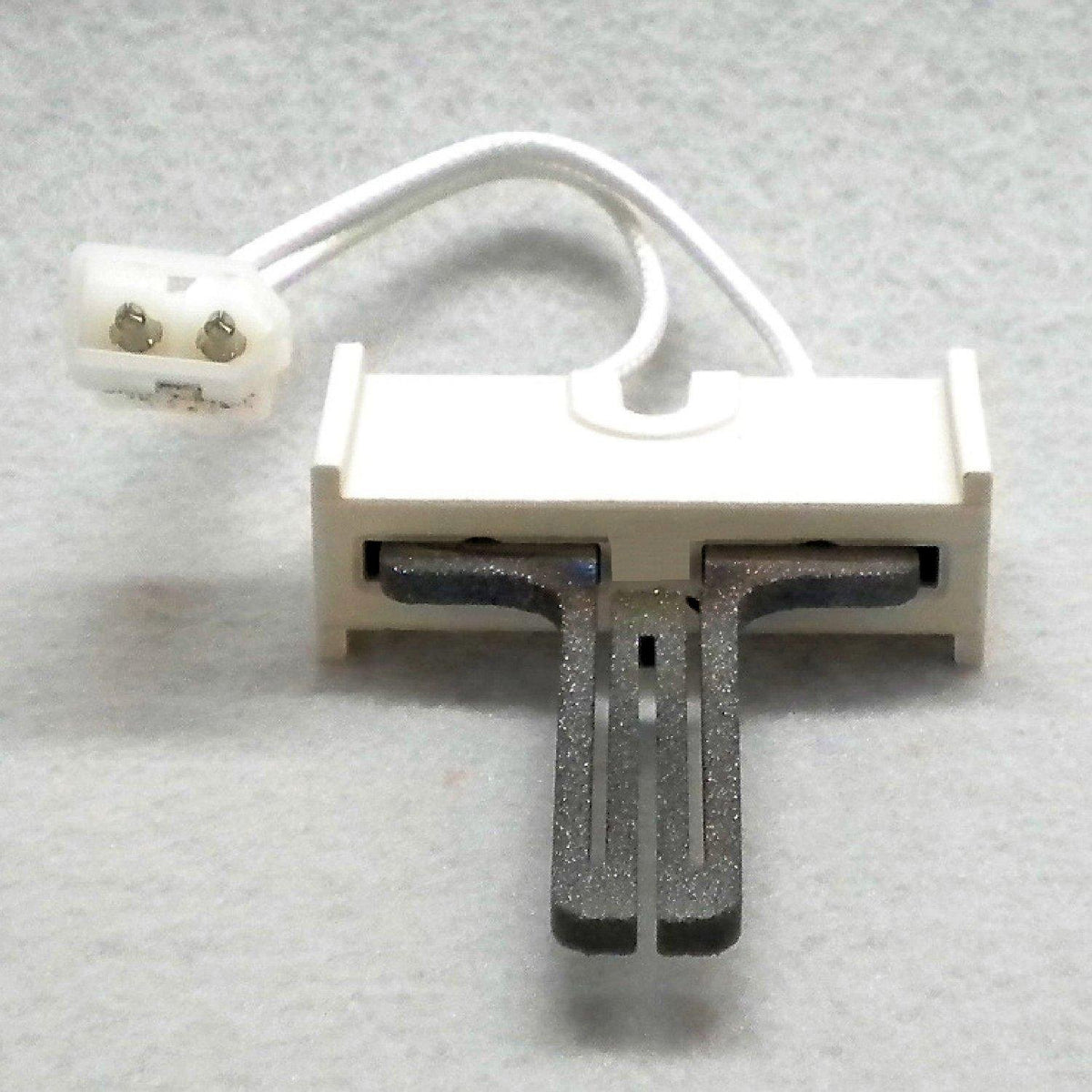 Robertshaw LH33ZS004 includes two high-temperature ceramic wire nuts.
