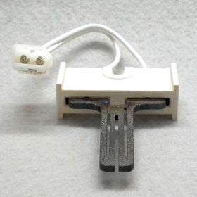 Robertshaw LH33ZS004 includes two high-temperature ceramic wire nuts.