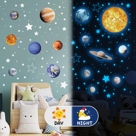 Robmoda Kids Room Decor enhances bedtime ambience and imagination.