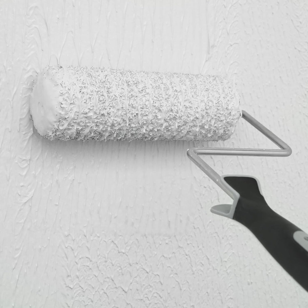 ROLLINGDOG durable drywall roller—easy cleaning and reuse after projects.