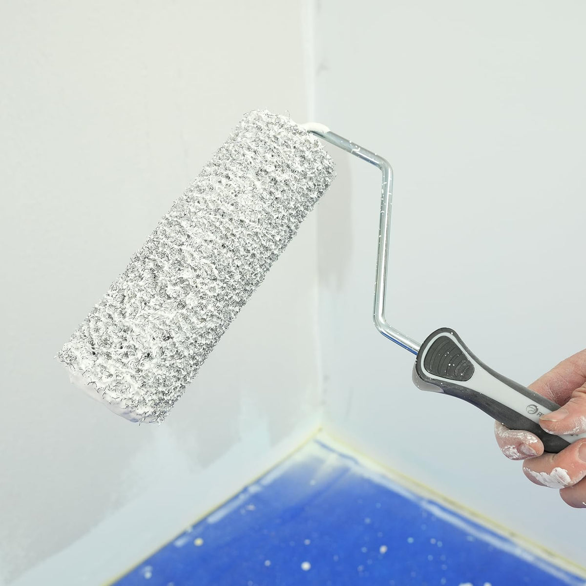 ROLLINGDOG mud-application roller—even mud distribution for smooth drywall surfaces.