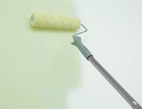 ROLLINGDOG lint-free polyester sleeves ensure smooth coats.