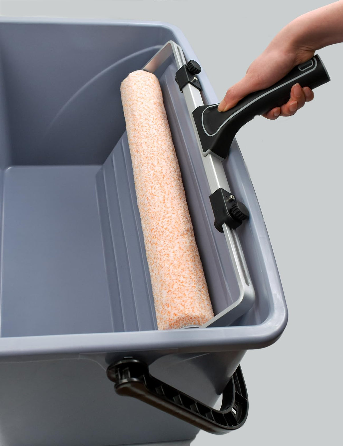 ROLLINGDOG textured grid lines promote consistent paint pickup.