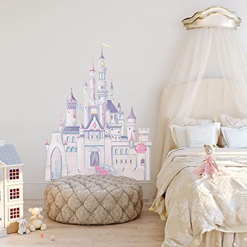 RoomMates Disney Princess Castle glitter detail enhances sparkle in enchanting spaces.