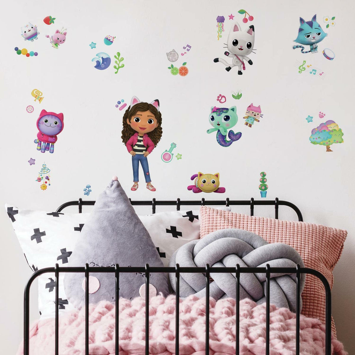 RoomMates Gabby's Dollhouse application guide for easy setup.