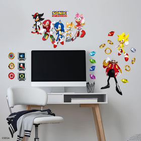 RoomMates Sonic Knuckles wall decal showcasing bold action pose for game-inspired walls.