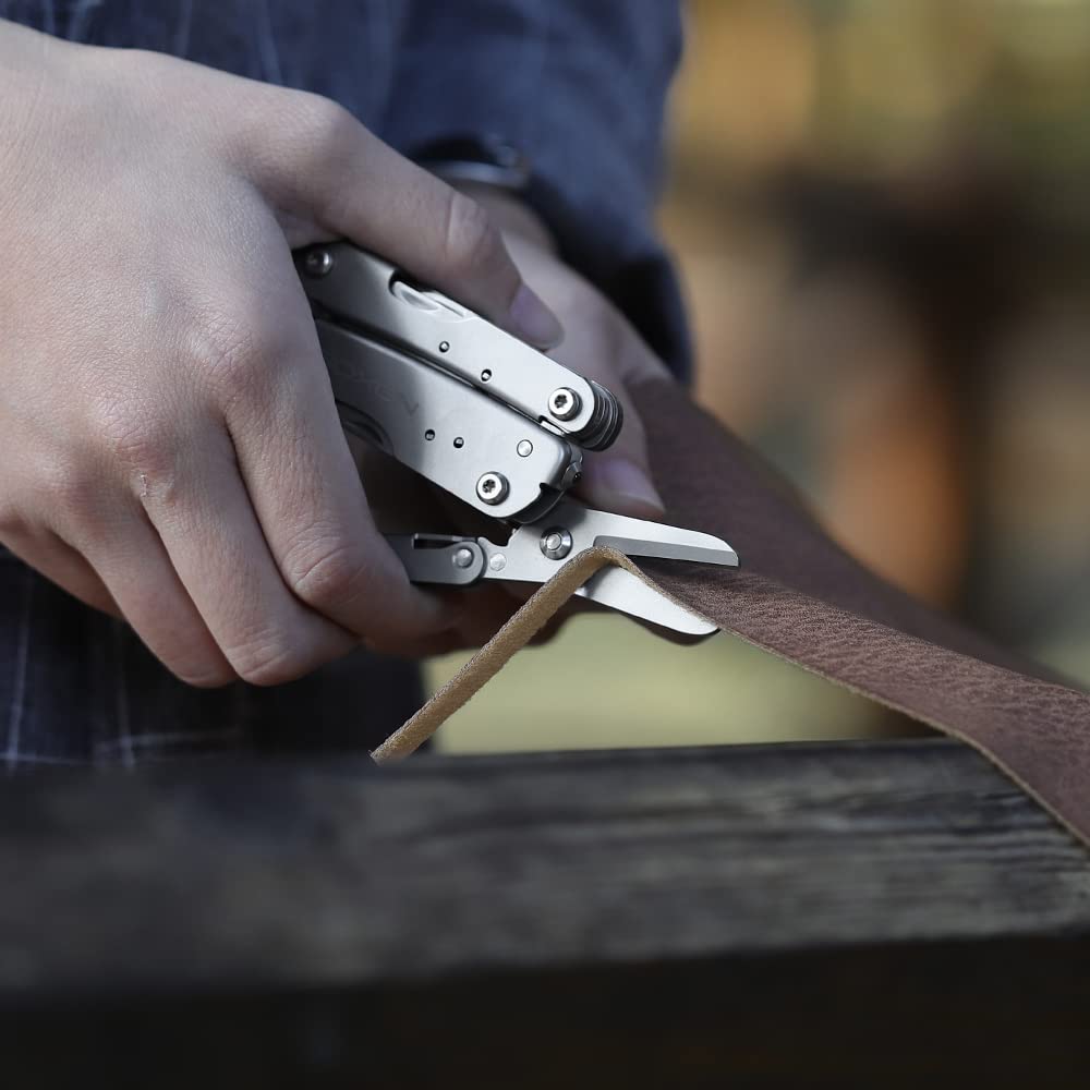 Roxon M2 belt clip design for easy carry