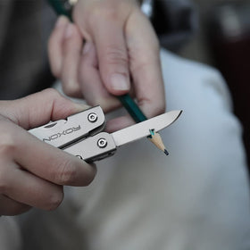 Roxon M2 compact pocket size fits in small spaces