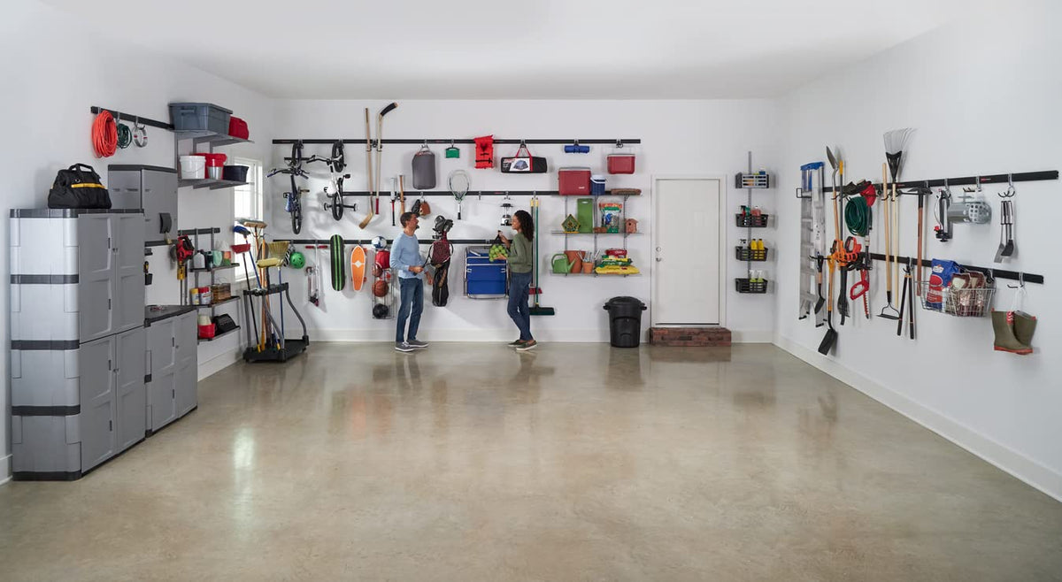 Rubbermaid FastTrack durable steel construction supports heavy garage loads.
