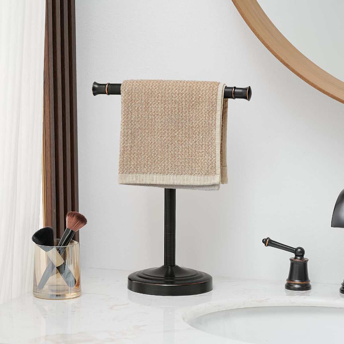 RUMOSE 13-inch oil rubbed bronze towel stand base detail highlights sturdy construction
