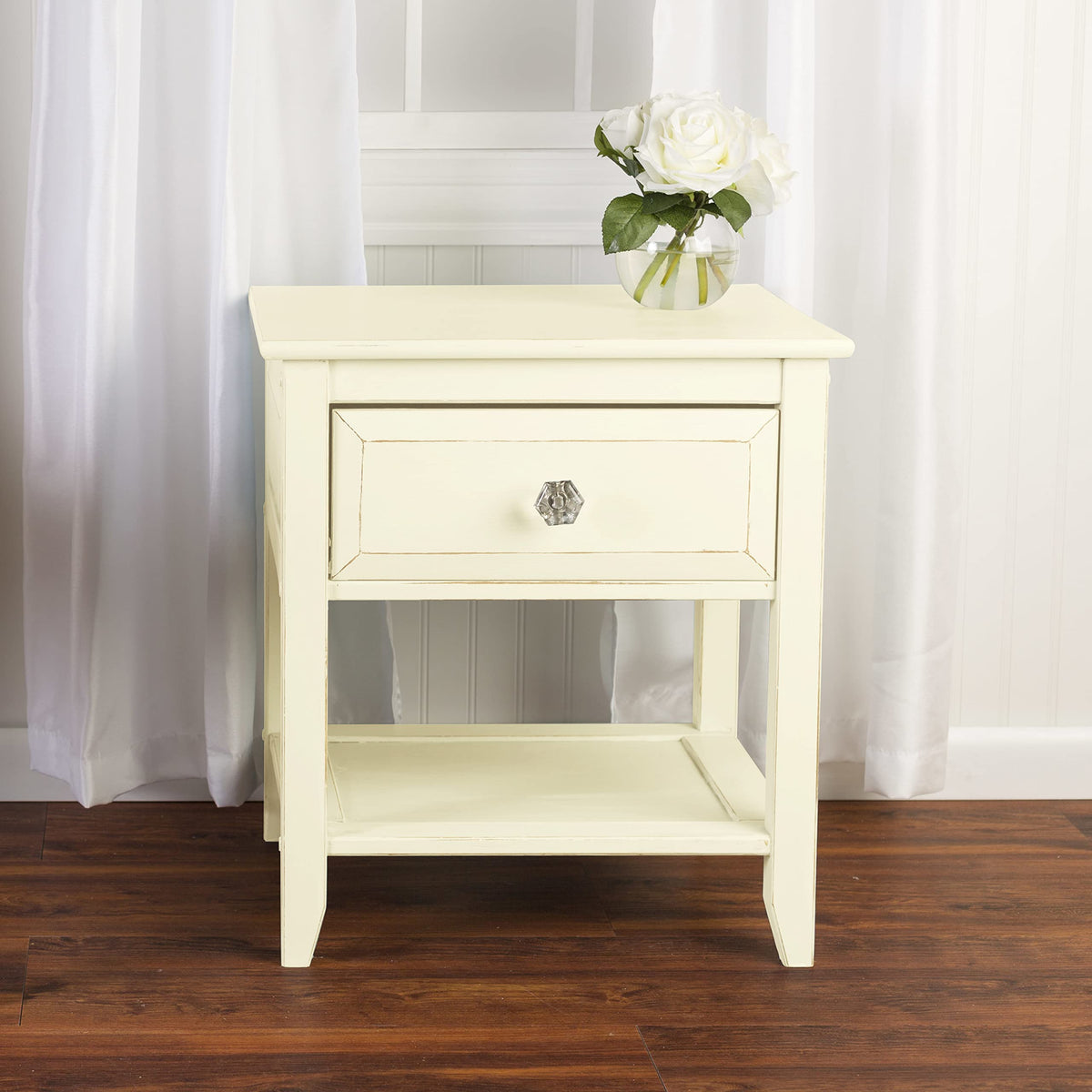 Rust-Oleum Chiffon Cream Chalked provides a smooth matte finish on wood and metal surfaces.