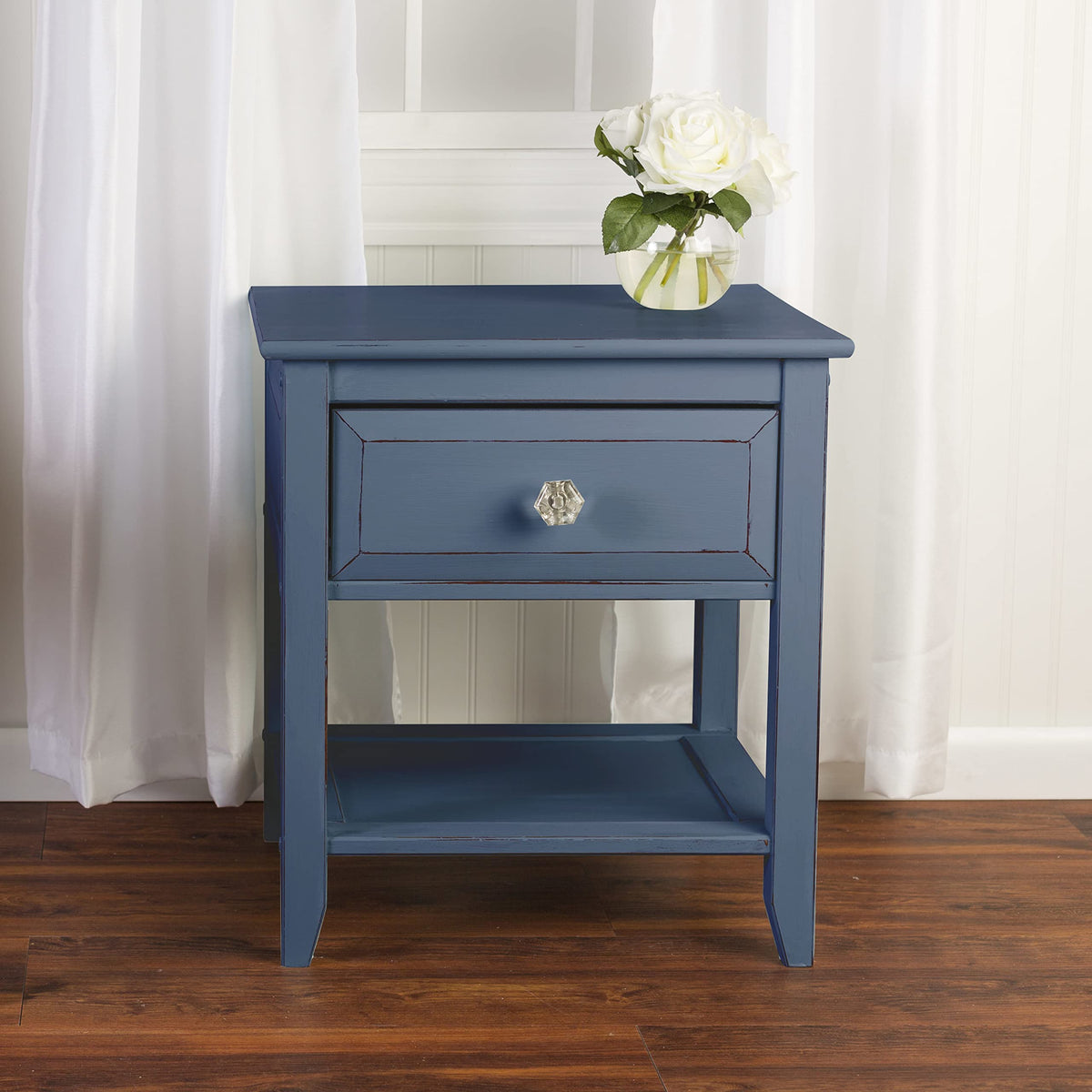 Rust-Oleum Coastal Blue Chalked matte-finish table shows premium velvety texture.