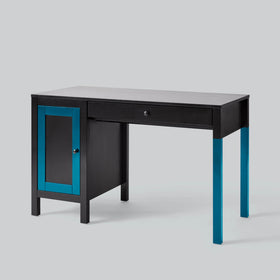 Rust-Oleum Painters Touch 2X Satin surface closeup showing smooth hiding capability.