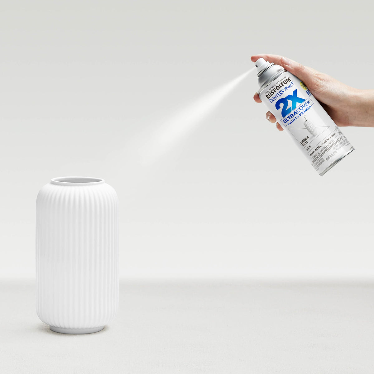 Rust-Oleum Painter's Touch 2X Ultra Cover 360° spray for any-angle application