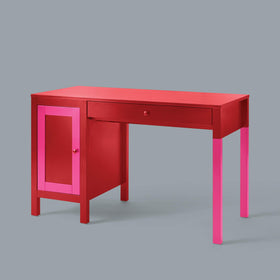 Excellent hide provides smooth gloss coverage with Painter's Touch