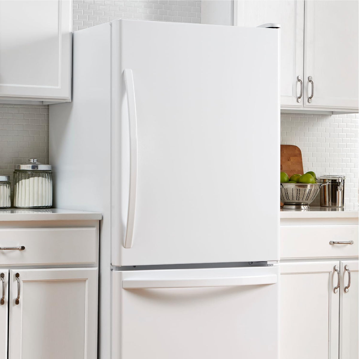 Rust-Oleum Specialty Appliance Epoxy Paint on dishwasher exterior for refreshed, durable look.