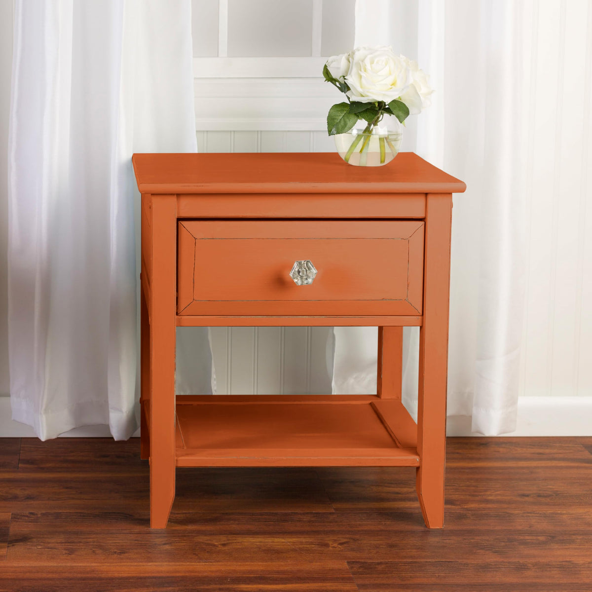 Rust-Oleum Terracotta Chalked spray-application provides easy coverage without brushes